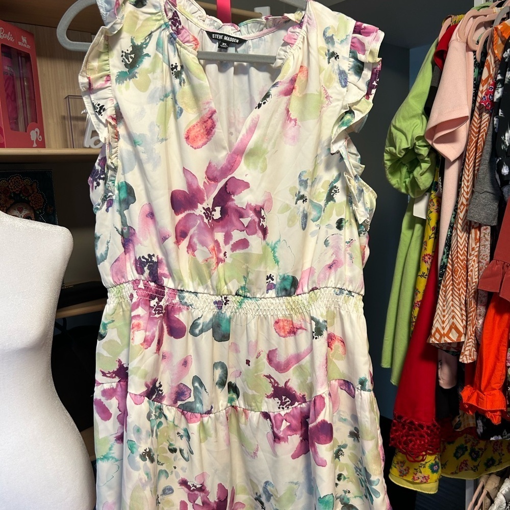 Steve Madden . Size XL EUC Floral Sleeveless Dress - Picture 3 of 5